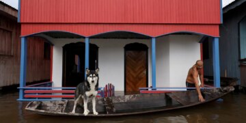 Cheia de rios amazônicos deixa 35 cidades em alerta e emergência