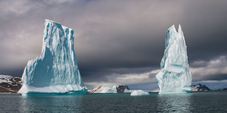 Programa Antártico Brasileiro alerta para degelo acelerado nos polos