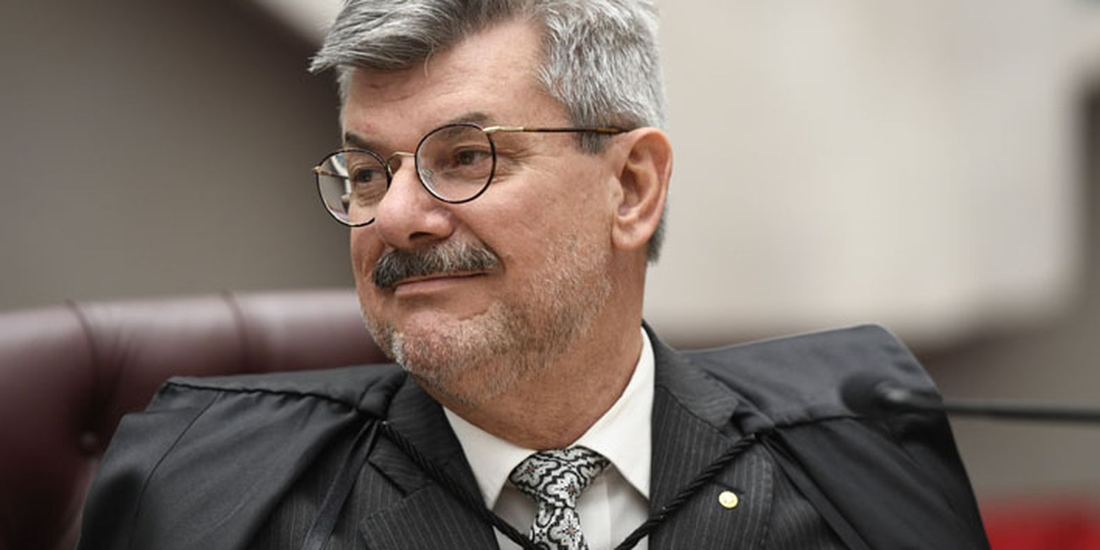 STJ abre processo e mantém afastamento de ministro acusado de assédio