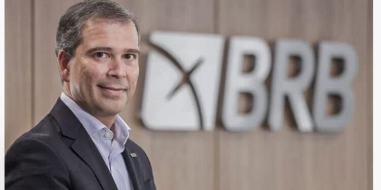PF prende ex-presidente do BRB citado no caso do Banco Master