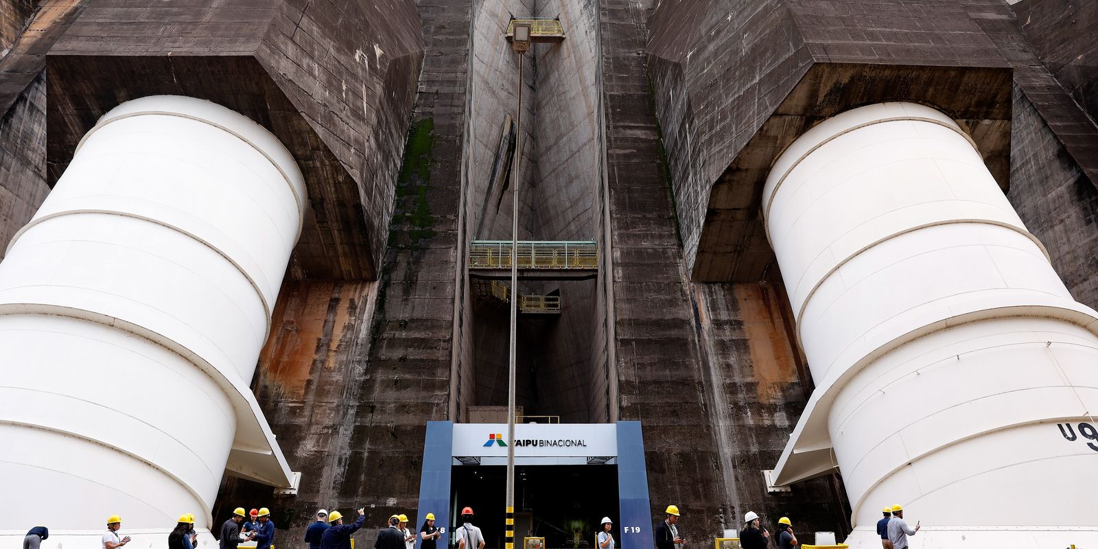 Diretor brasileiro de Itaipu garante tarifa reduzida em 2027