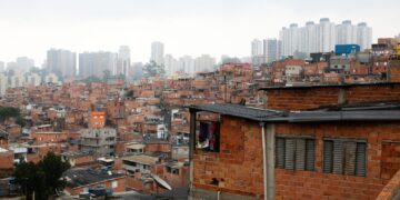 Abordagem da Polícia Militar deixa um homem baleado em Paraisópolis
